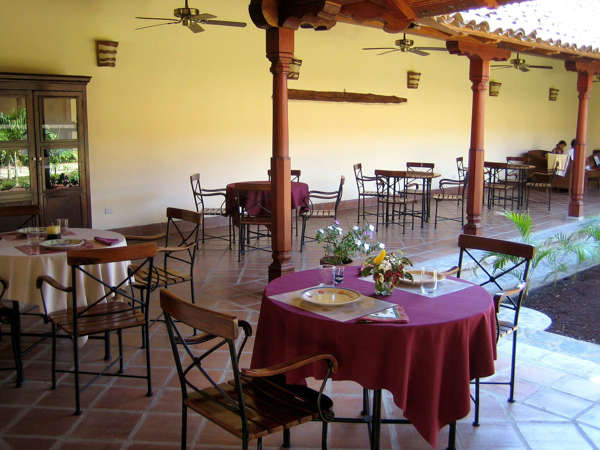 Hotel Patio Del Malinche Гранада Экстерьер фото
